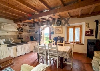 Sala da pranzo - Casa indipendente via piastrelle
 
25, Bagni di Lucca - foto 4