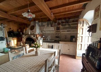 Sala da pranzo - Casa indipendente via piastrelle
 
25, Bagni di Lucca - foto 5