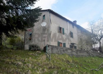 Casa all\'aperto - Casa semi indipendente LOCALITA' CERRETO
 
78, Bagni di Lucca - foto 1
