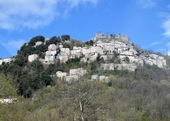 Vista delle montagne - Casa semi indipendente LOCALITA' CERRETO
 
78, Bagni di Lucca - foto 2