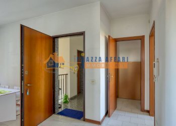 Foto 20 - Three-room apartment via della Fontana
 
19, Carnago - photo 20