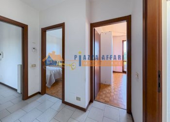 Foto 26 - Three-room apartment via della Fontana
 
19, Carnago - photo 26