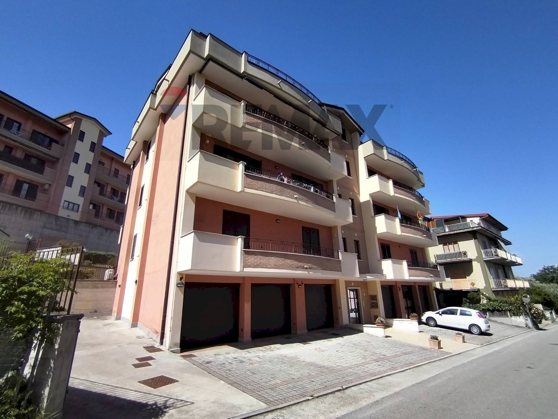 Edificio all\'aperto - Apartment VIA DI BENEVENTO
 
32, Paduli - photo 1