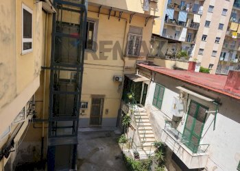 Edificio all\'aperto - Four-room apartment Via Belvedere
 
84, Napoli - photo 4