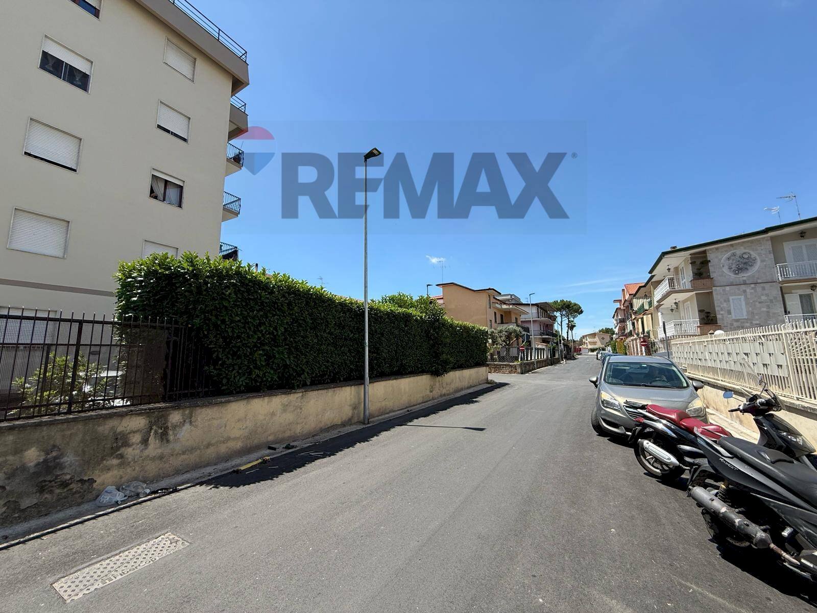 Edificio all\'aperto - Four-room apartment Via Giacomo Leopardi
1, Cesa - photo 3