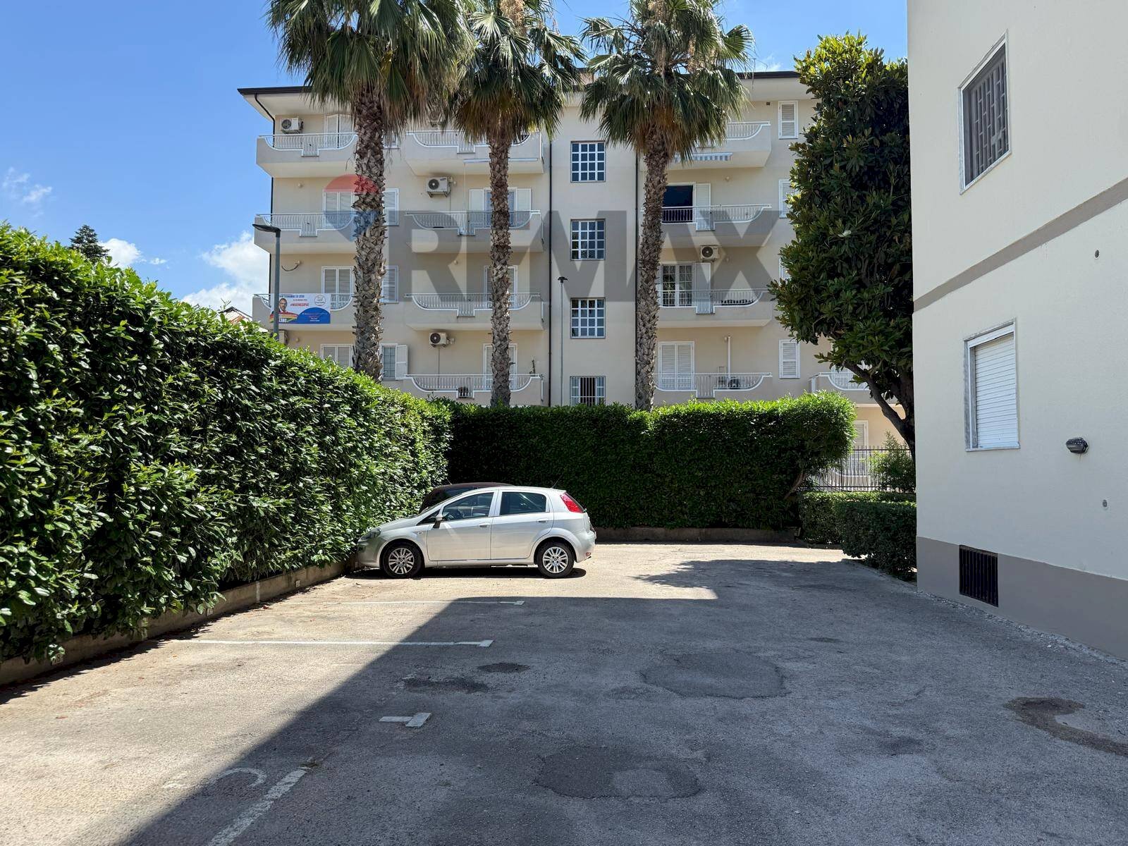Edificio all\'aperto - Four-room apartment Via Giacomo Leopardi
 
1, Cesa - photo 1