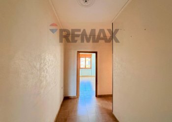 Hall / corridoio - Four-room apartment Via Giacomo Leopardi
1, Cesa - photo 7