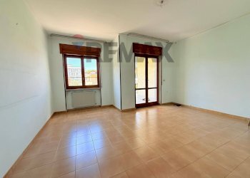 Stanza vuota - Four-room apartment Via Giacomo Leopardi
1, Cesa - photo 8