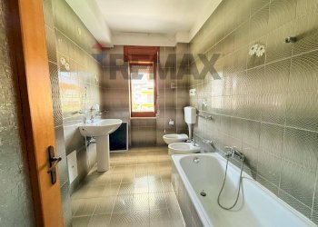 Bagno - Four-room apartment Via Giacomo Leopardi
1, Cesa - photo 14