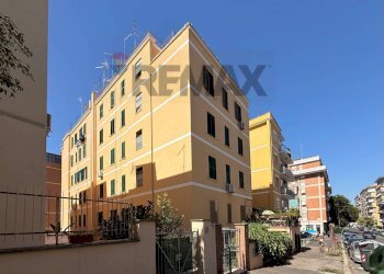 Edificio all\'aperto - Trilocale Roma - foto 1