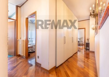 Hall / corridoio - Three-room apartment VIA DANTE
44, Brugherio - photo 23