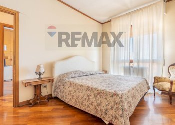 Camera / camera da letto - Three-room apartment VIA DANTE
44, Brugherio - photo 28