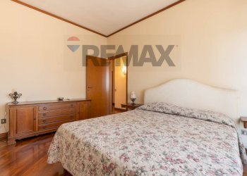 Camera / camera da letto - Three-room apartment VIA DANTE
44, Brugherio - photo 29