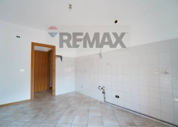 Stanza vuota - Trilocale Via Salvo D'acquisto
31, Valmadrera - foto 9