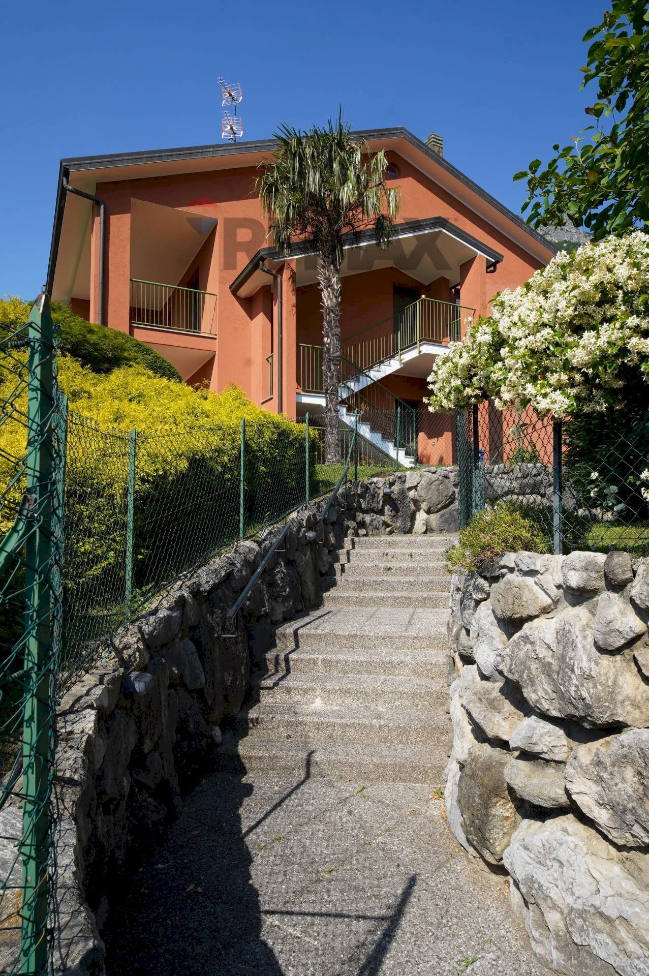 Casa all\'aperto - Villa a Schiera Via Salvo D'acquisto
31, Valmadrera - foto 2