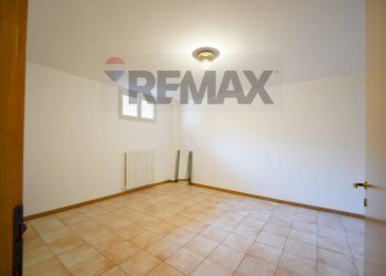 Stanza vuota - Villa a Schiera Via Salvo D'acquisto
31, Valmadrera - foto 23