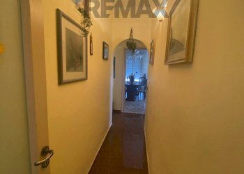 Hall / corridoio - Apartment Via Vincenzo Bellini
 
37, Carini - photo 9