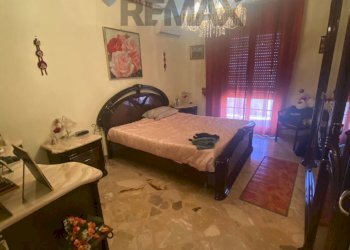 Camera / camera da letto - Apartment Via Vincenzo Bellini
 
37, Carini - photo 16