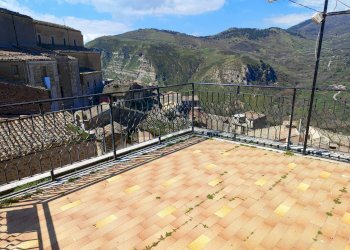 Terrazza - Appartamento Via Generale Diaz
 
12, Petralia Sottana - foto 1
