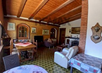 Sala da pranzo - Villa via della torre
 
23, Vergiate - foto 15