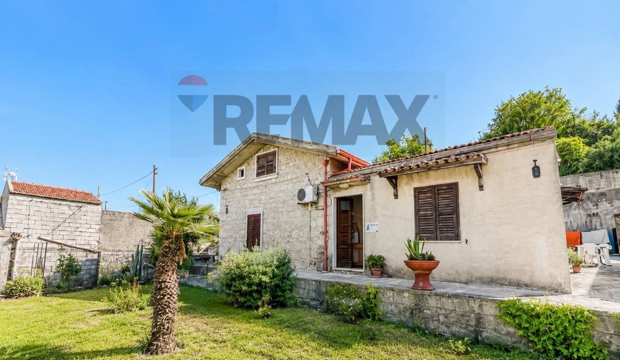 Casa all\'aperto - Casa indipendente Via Gianforma Margione
 
136, Modica - foto 1