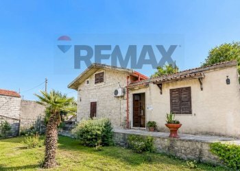 Casa all\'aperto - Casa indipendente Via Gianforma Margione
 
136, Modica - foto 1