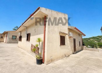 Casa all\'aperto - Casa indipendente Via Gianforma Margione
 
136, Modica - foto 4