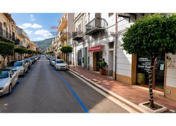 Edificio all\'aperto - Commercial Activity Corso Vittorio Emanuele
 
152, Terrasini - photo 3