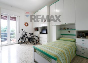 Camera / camera da letto - Three-room apartment via Montrone
 
114B, Valenzano - photo 12