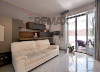 Soggiorno - Quadrilocale via Duca degli Abruzzi
 
96, Triggiano - foto 4