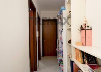 Hall / corridoio - Quadrilocale via Duca degli Abruzzi
 
96, Triggiano - foto 9
