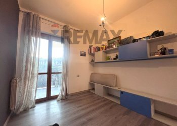 Camera / camera da letto - Four-room apartment Via Aldo Moro, Villa di Serio - photo 18