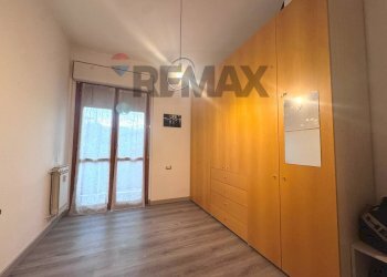 Camera / camera da letto - Four-room apartment Via Aldo Moro, Villa di Serio - photo 19