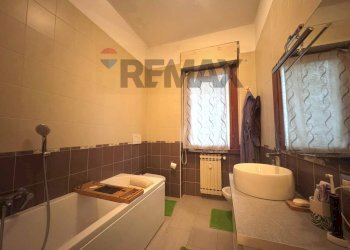 Bagno - Four-room apartment Via Aldo Moro, Villa di Serio - photo 25