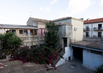 Veduta complesso con il Drone - Independent house via San Martino
44-46-46, Selargius - photo 4