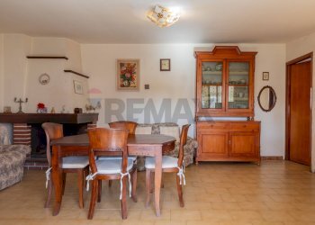 Soggiorno appartamento primo piano - Independent house via San Martino
44-46-46, Selargius - photo 14