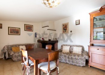 Soggiorno appartamento primo piano - Independent house via San Martino
44-46-46, Selargius - photo 15