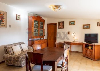 Soggiorno appartamento primo piano - Independent house via San Martino
44-46-46, Selargius - photo 16