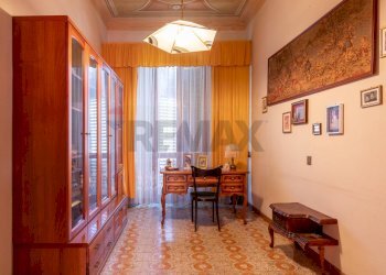 Corridoio primo piano - Independent house via San Martino
44-46-46, Selargius - photo 17