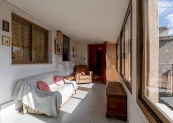 Veranda con vetrata primo piano - Independent house via San Martino
44-46-46, Selargius - photo 22