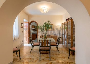 Soggiorno piano terra - Independent house via San Martino
44-46-46, Selargius - photo 29