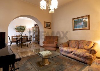 Soggiorno piano terra - Independent house via San Martino
44-46-46, Selargius - photo 32