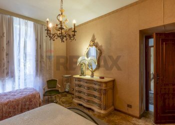 Camera da letto piano terra - Independent house via San Martino
44-46-46, Selargius - photo 36