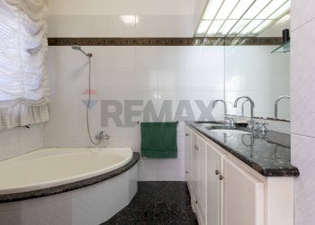 Bagno piano terra - Independent house via San Martino
44-46-46, Selargius - photo 41