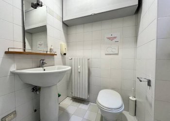Bagno - Ufficio via Andrea Solari, 9, Milano (zona Porta Genova) - foto 23