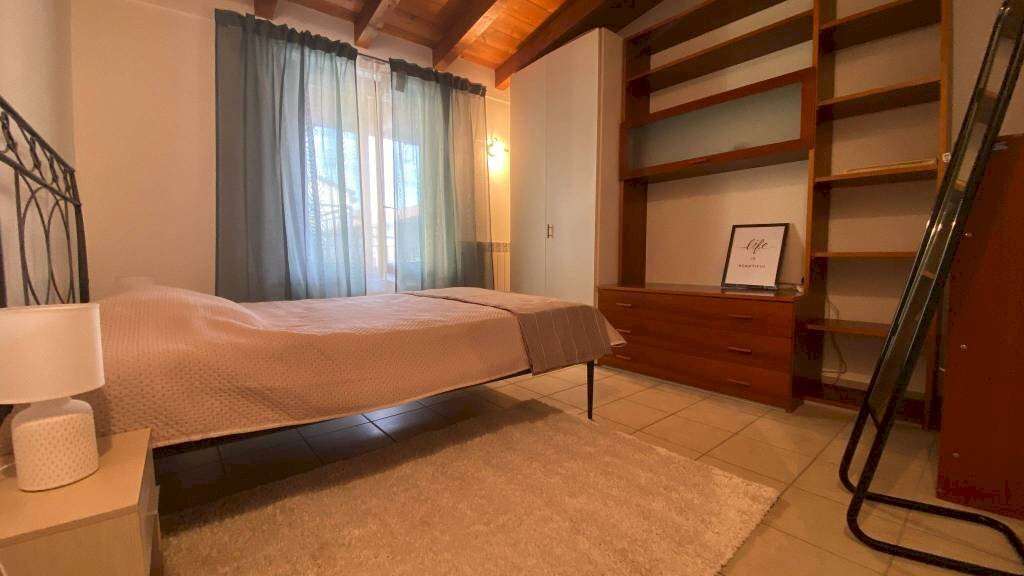 Camera da letto - Bilocale via Luigi Morelli, Olgiate Olona - foto 3