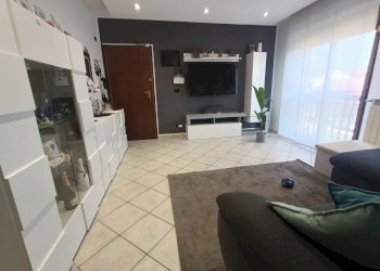 Salone - Appartamento via San Bernardo, 3, Piossasco - foto 3