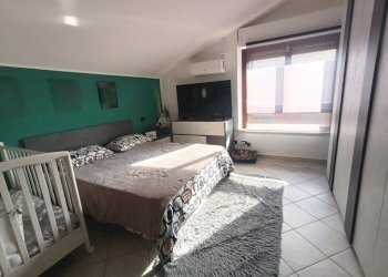 Camera da letto - Appartamento via San Bernardo, 3, Piossasco - foto 7