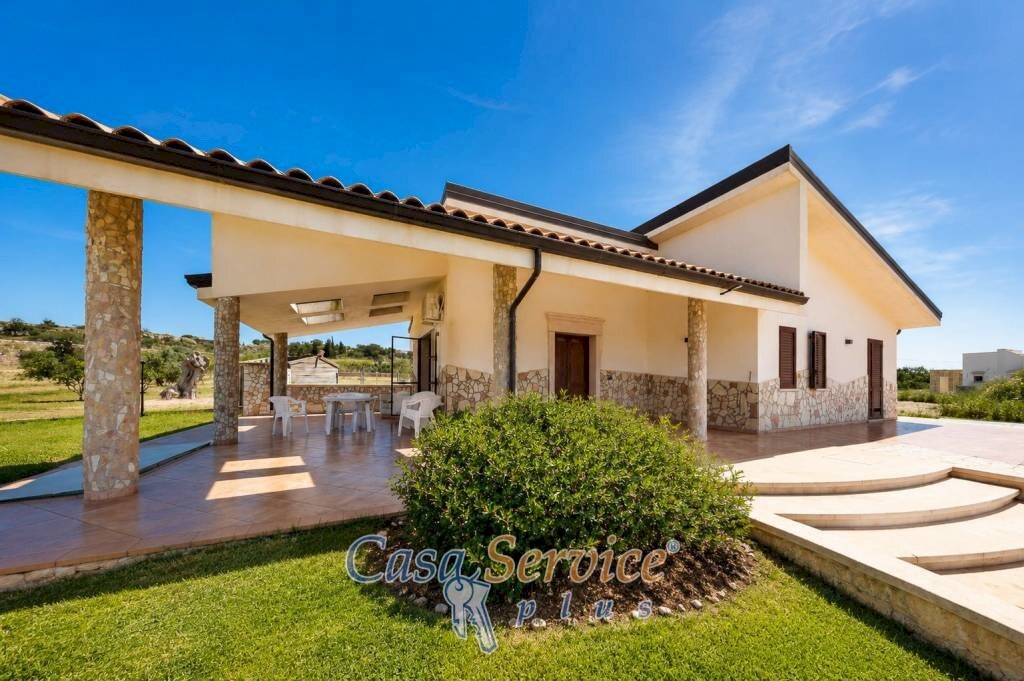 Facciata - Villa via Provinciale Tuglie, Parabita - photo 1