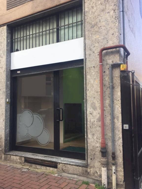 Facciata - Negozio via Fratelli Cervi, San Giuliano Milanese - foto 2